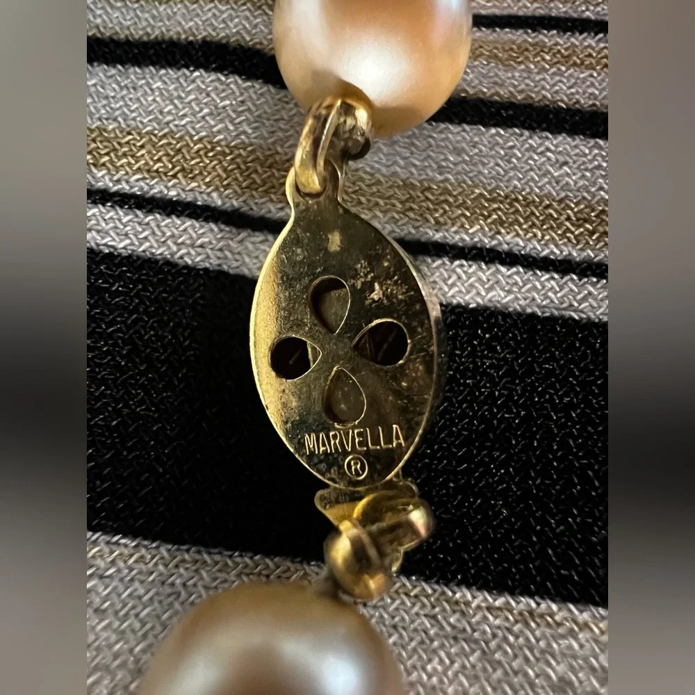 Vintage Marvella faux pearls in excellent Vintage condition.